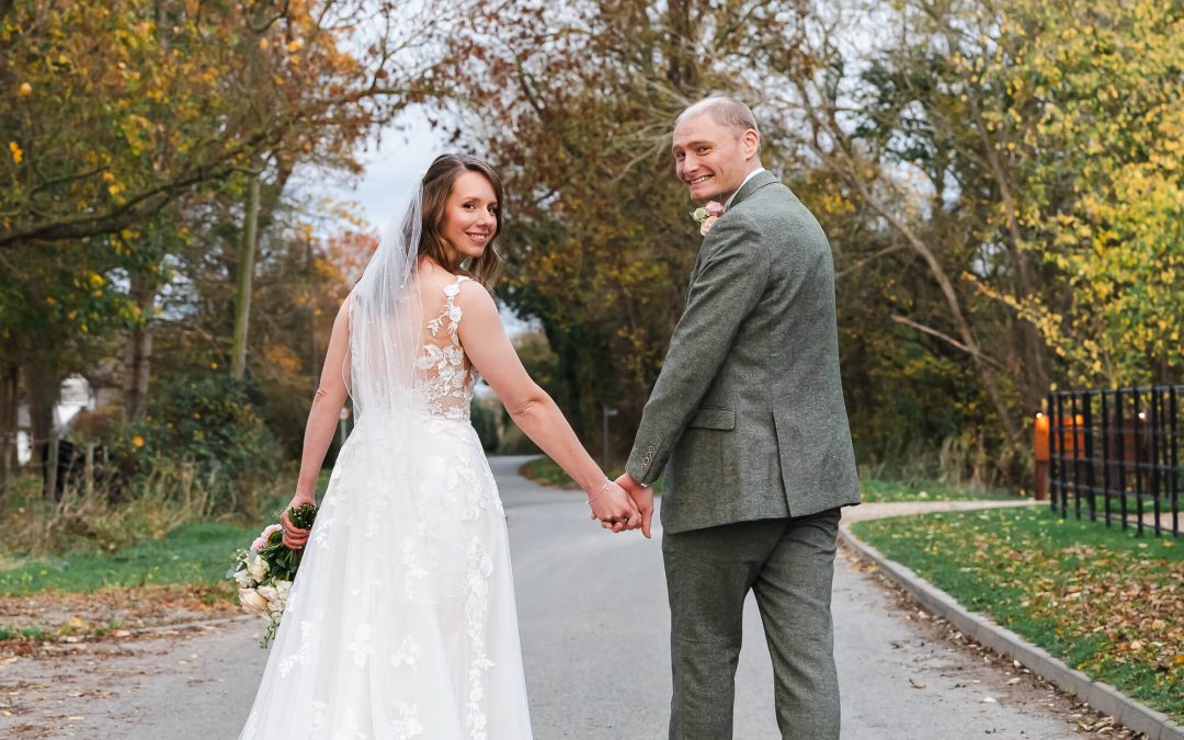 Manor Barn Harlton Wedding Photographer | Cambridge Wedding Venue Guide